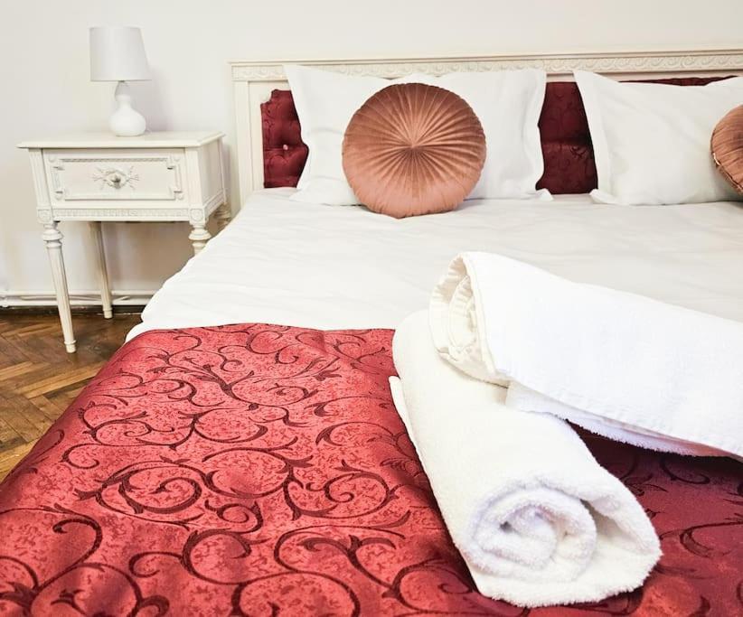 Ludovic Boutique Apartment บราชอฟ ภายนอก รูปภาพ